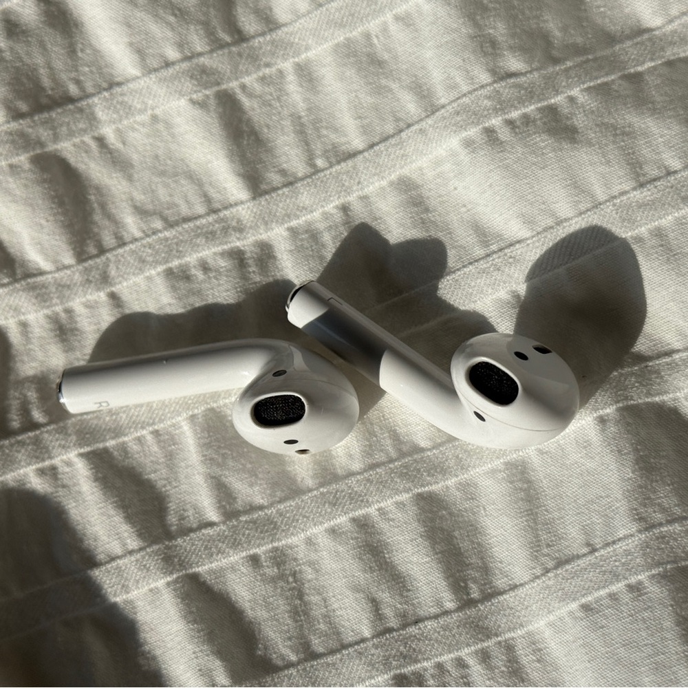 Apple Airpods + Case